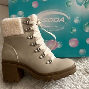 Soda Keynote faux fur boots 8.5 New never worn